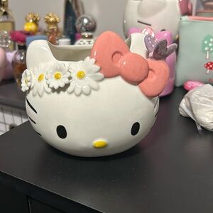 Hello Kitty pot